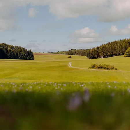 Azur Schwaebische Alb * Sonnenbühl